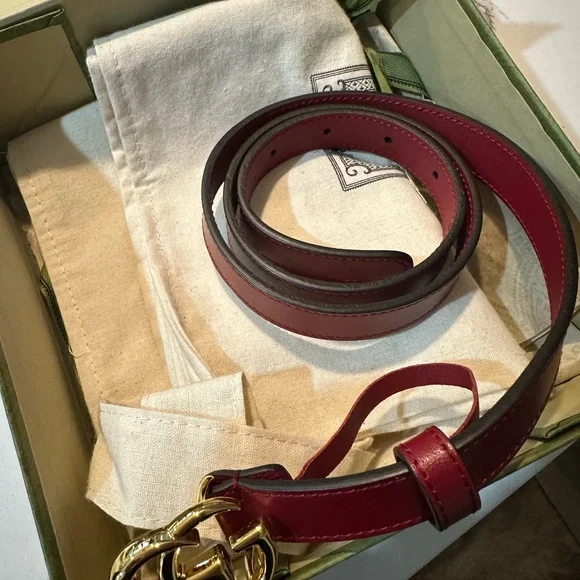 New Gucci Burgundy Red Leather Belt with Gold GG Buckle- small 80/32 - Picture 5 of 15